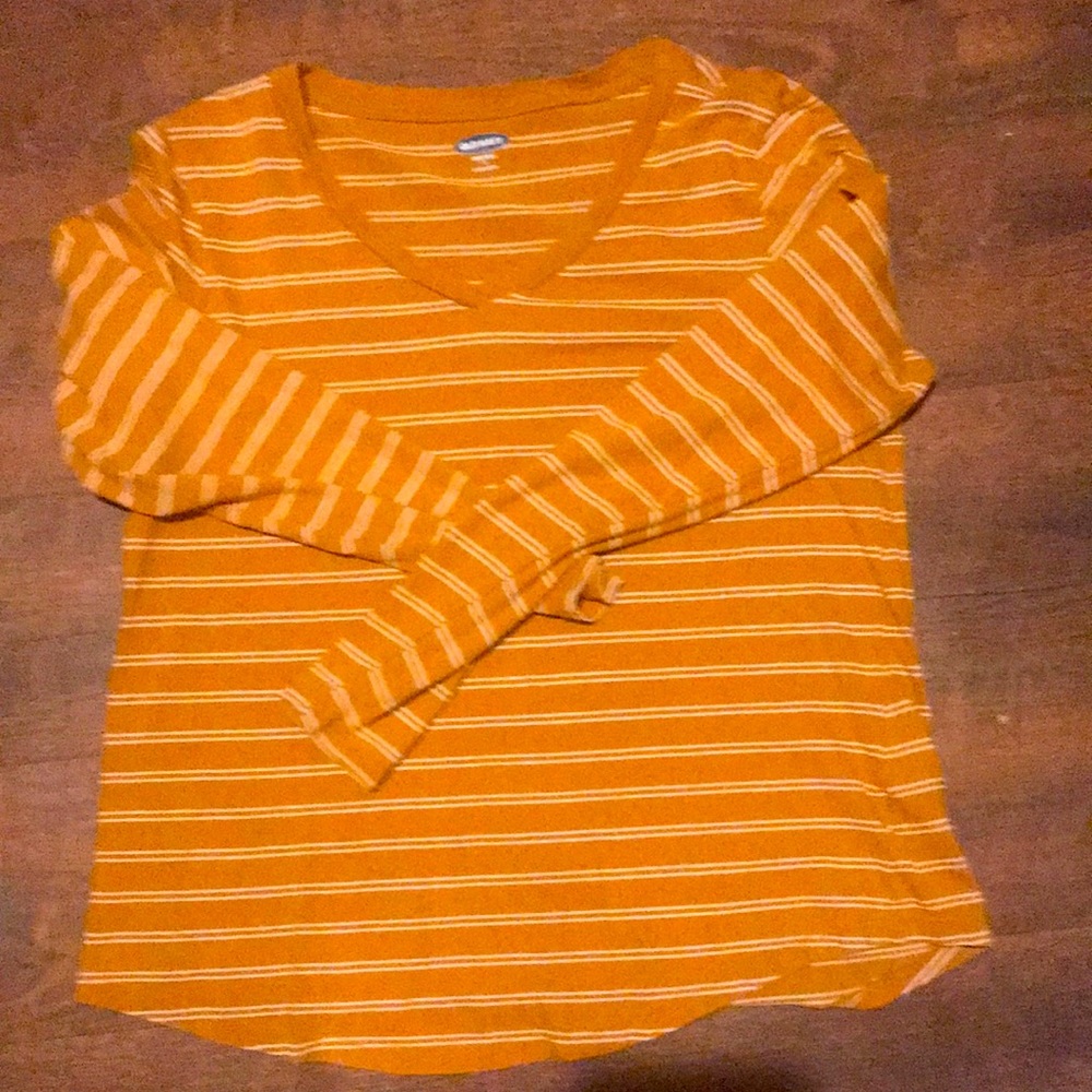 OLD NAVY med. long sleeve shirt